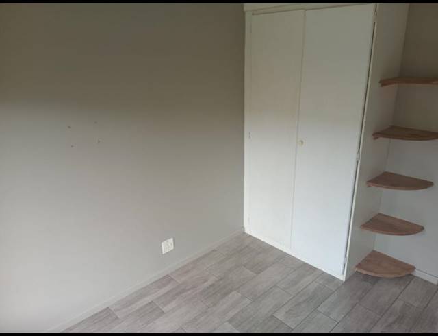 2 BEDROOM TOWNHOUSE FOR SALE IN ROOIHUISKRAAL NORTH